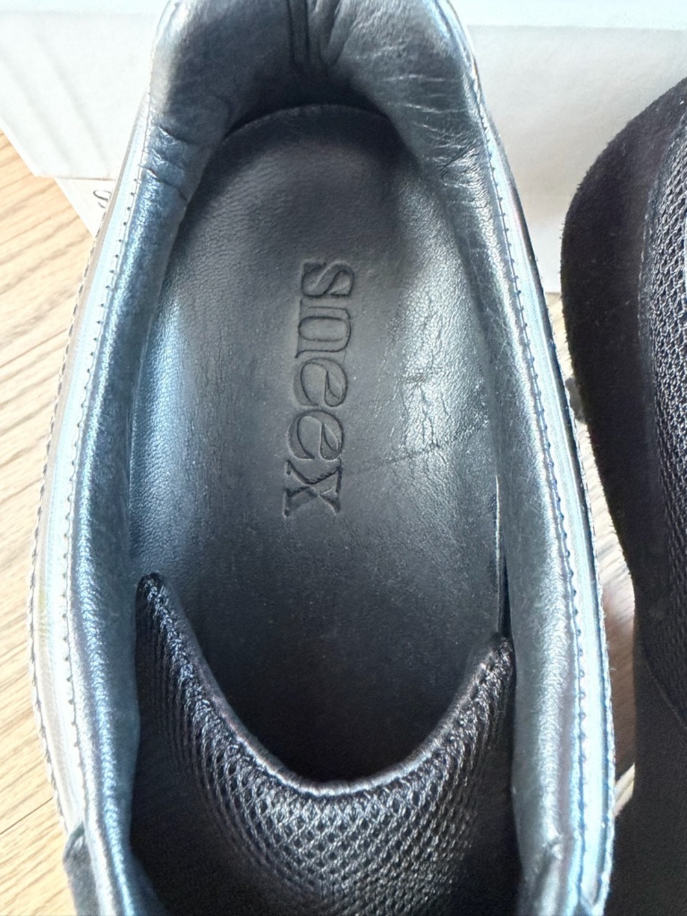 Sneex The Icon - Black Upper with White and Pewter - Size 8 - EUC - Picture 5 of 16